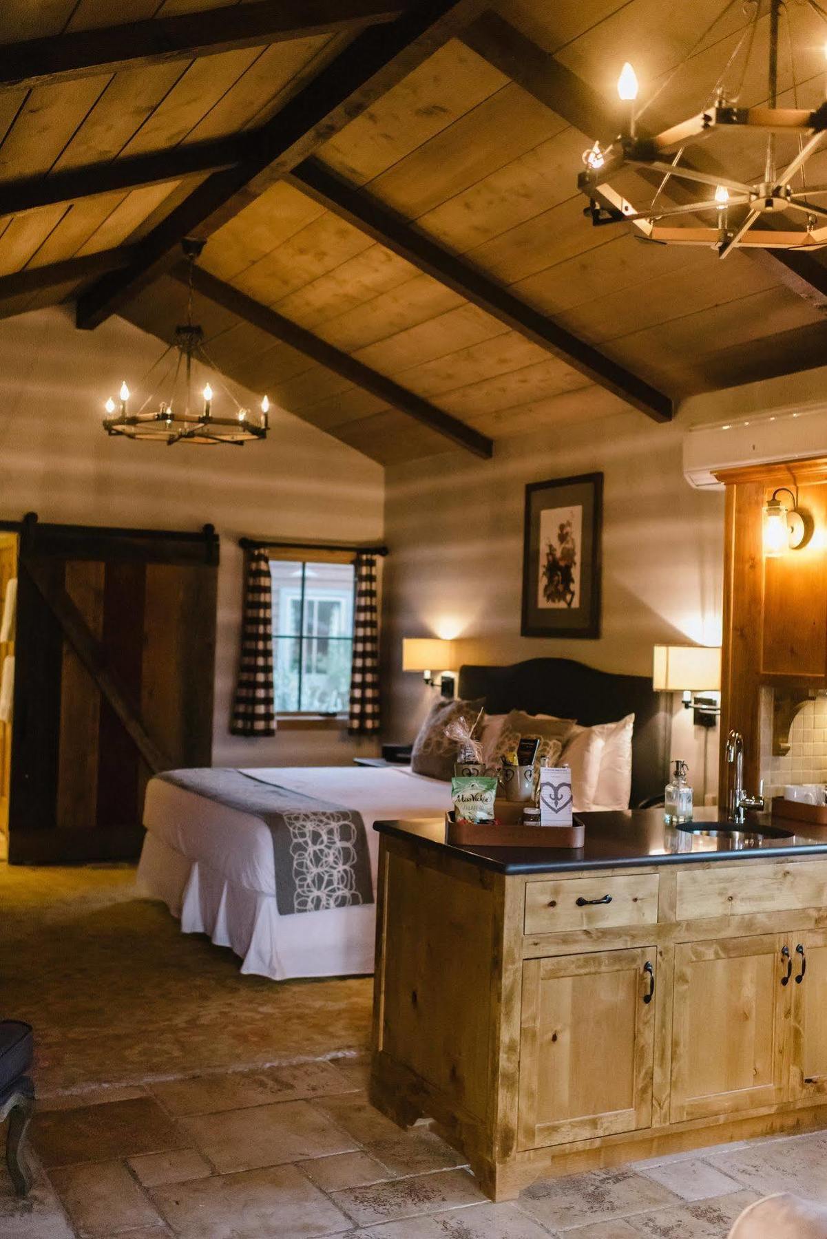 Hotel Camp Lucy Dripping Springs Exterior foto